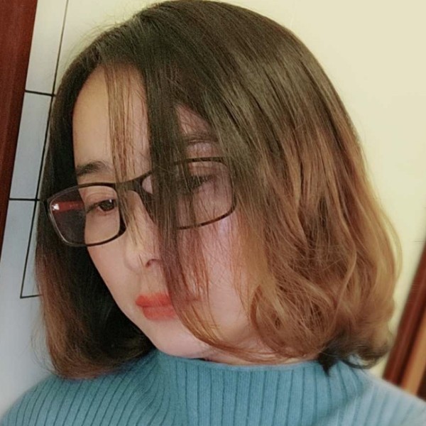 没有女人味的女人的照片