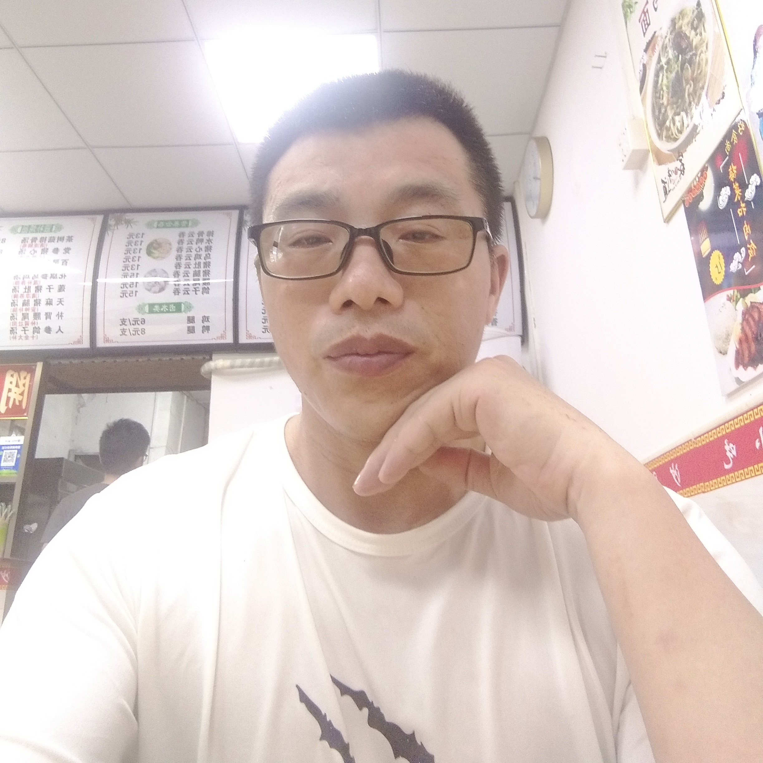 漠然漫步胡萝卜的照片