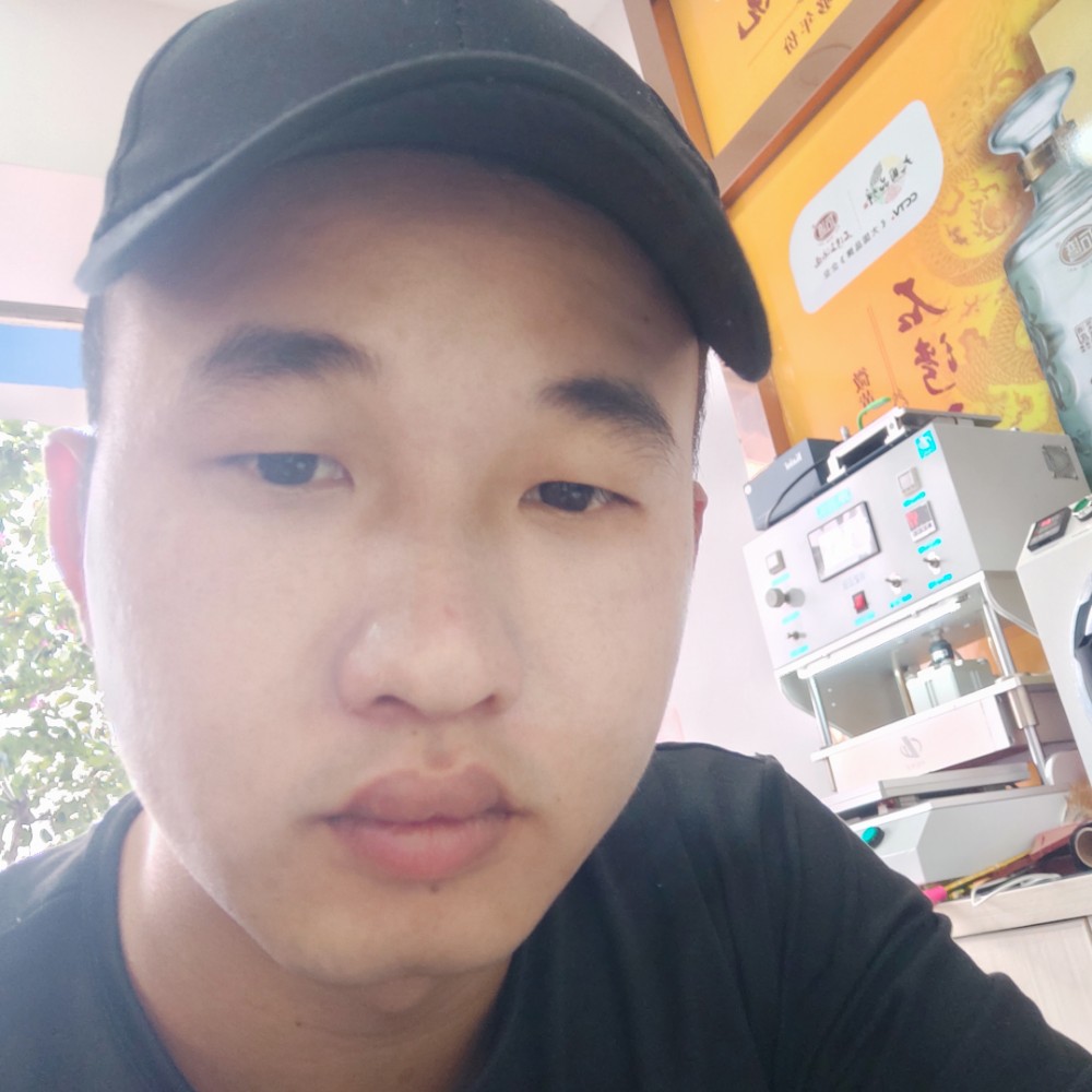 呆萌回眸寒风的照片