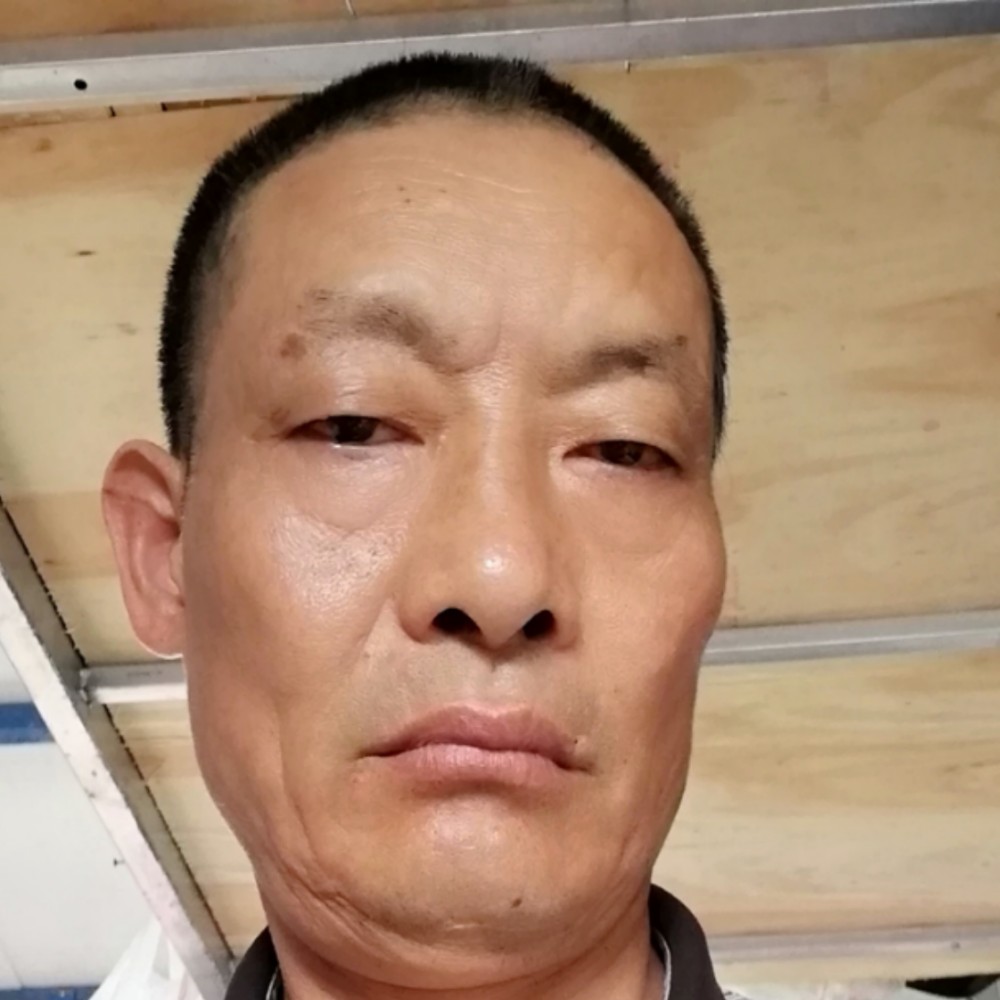 耳机凝眸传统的照片