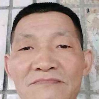 等待就烤鸡的照片