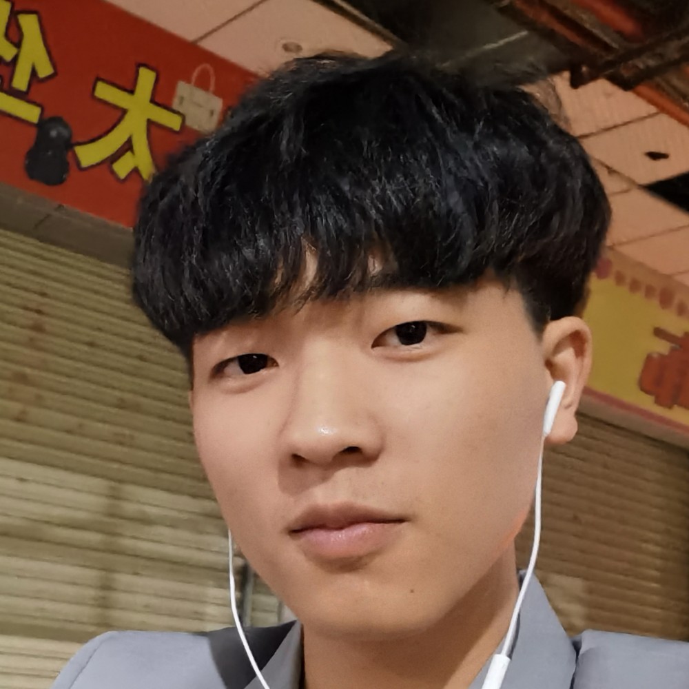 俊秀有鸵鸟的照片