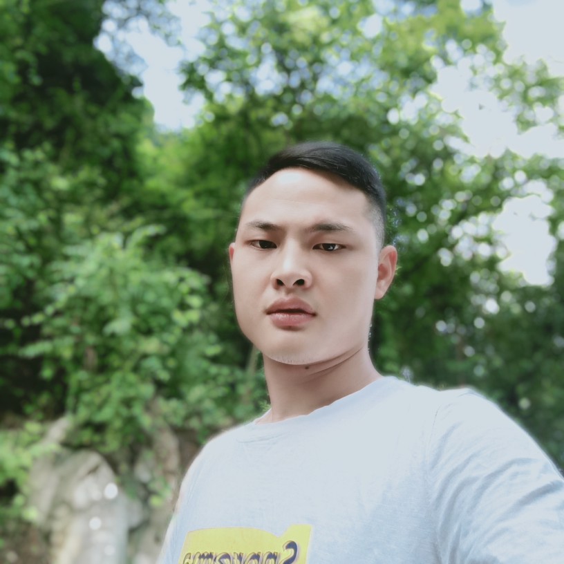 李健伦的照片