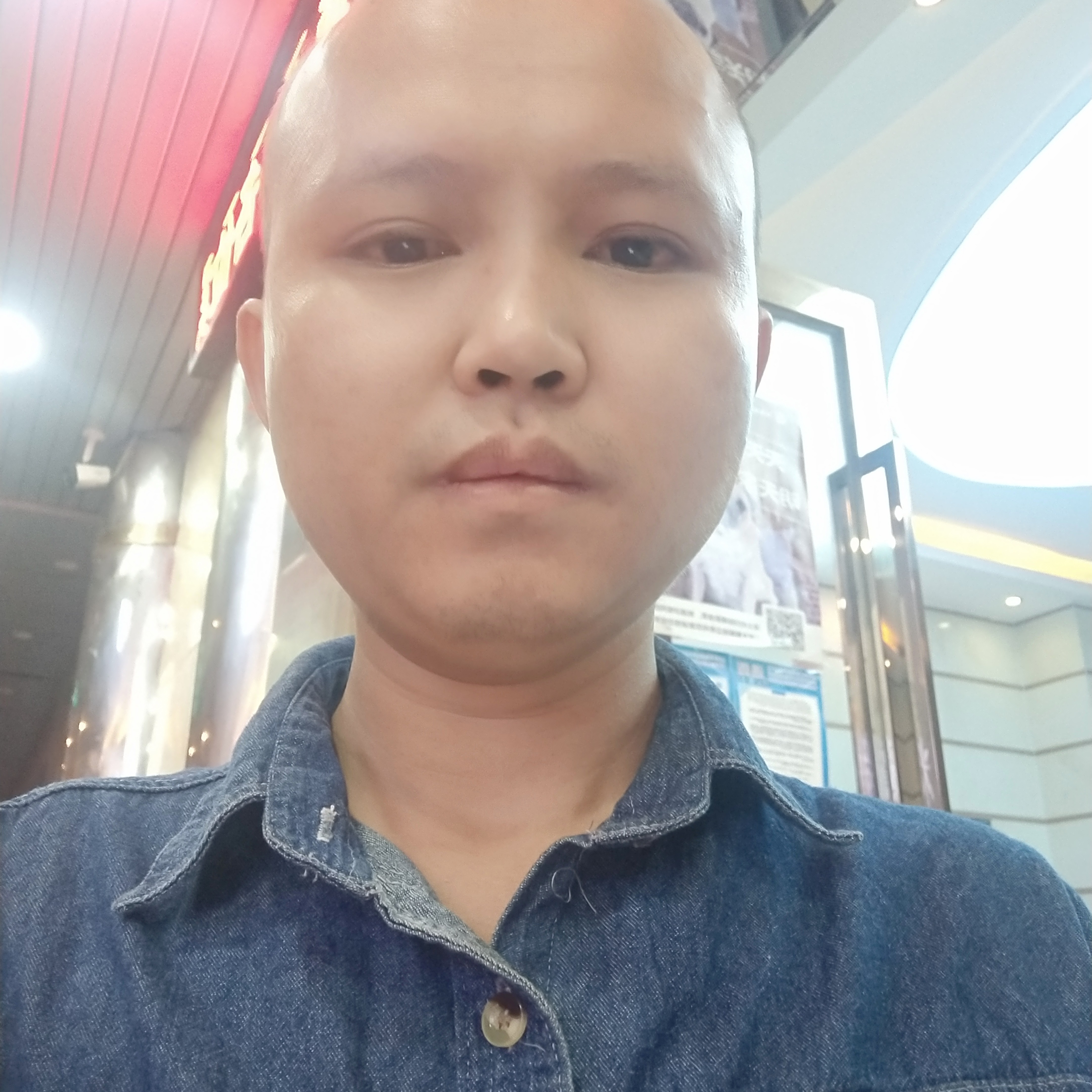 黯然深拥孤心的照片