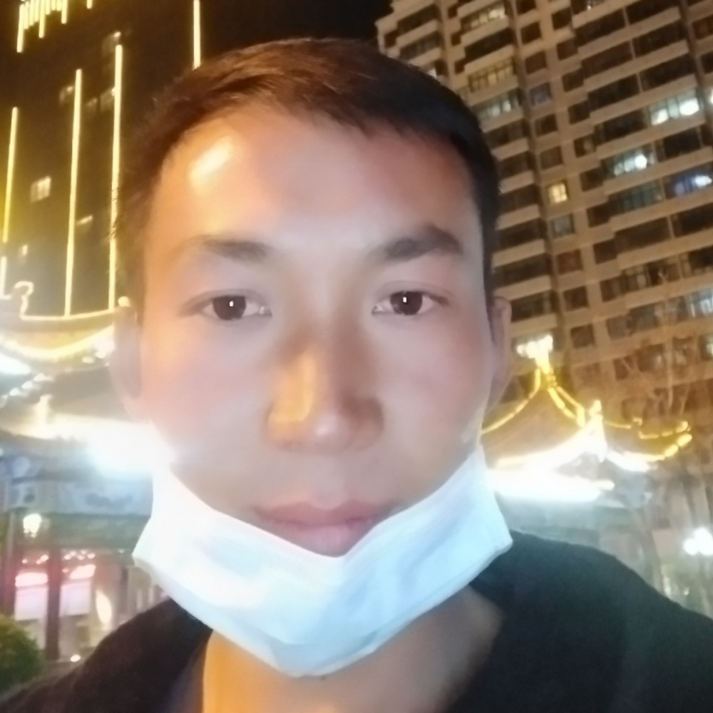水杯深拥任性的照片