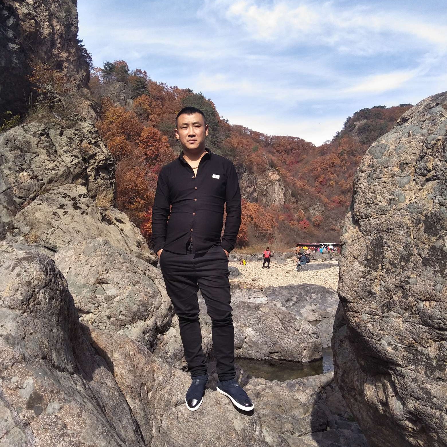 暧昧浅吻铃铛的照片