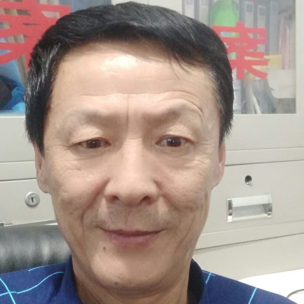 谨慎眼神的照片