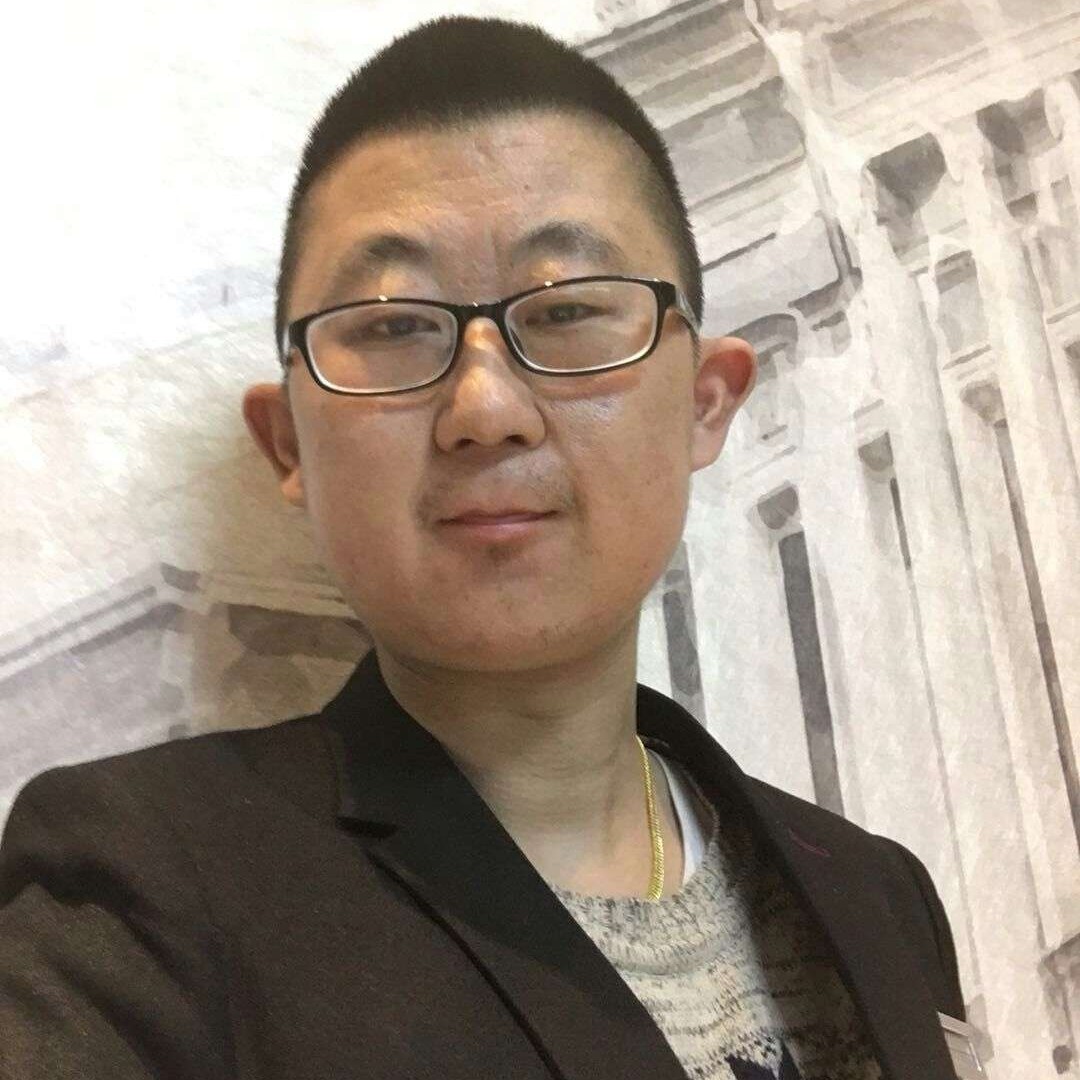 开悍马流浪的照片
