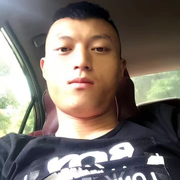 寂寞配酒的照片