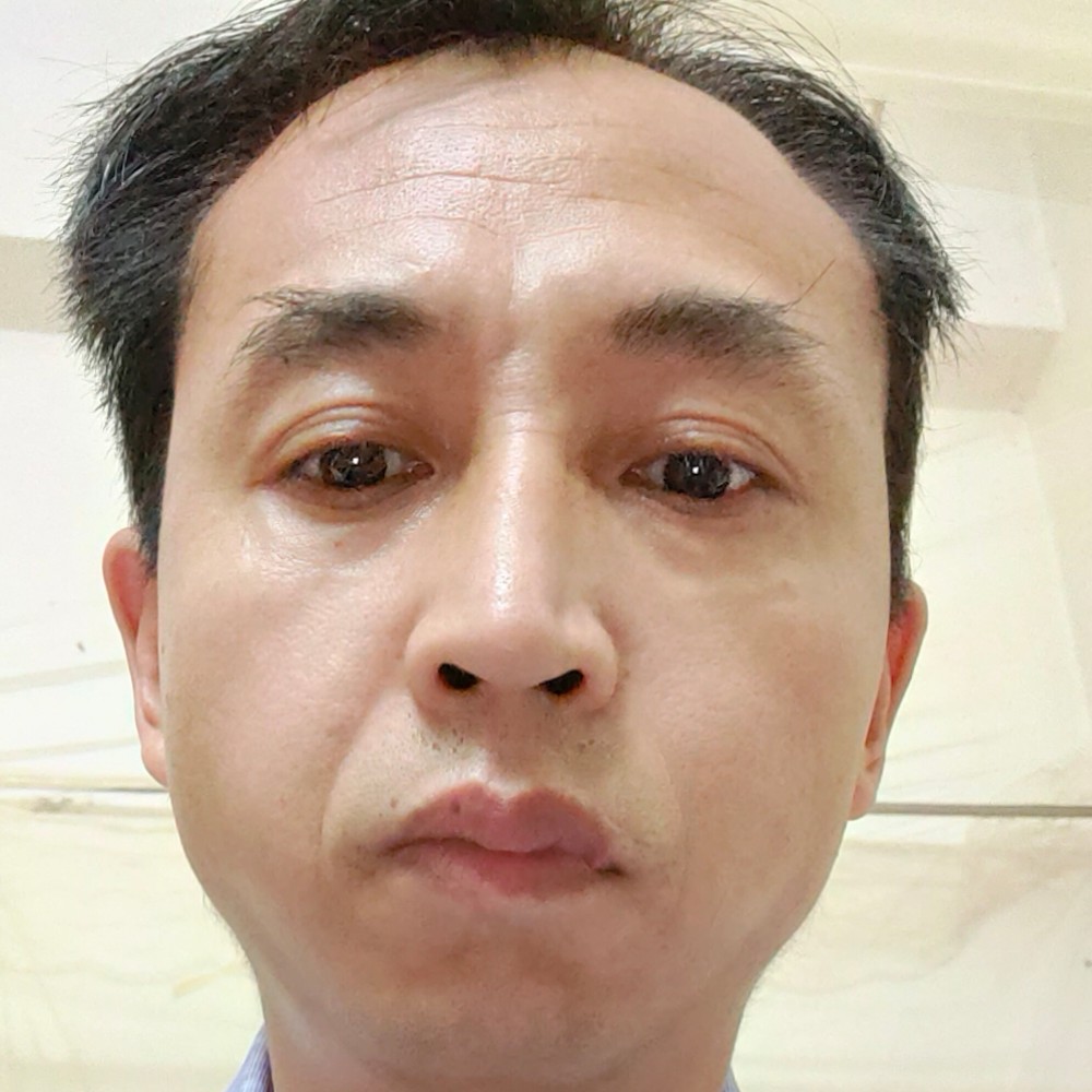 高兴回首的照片