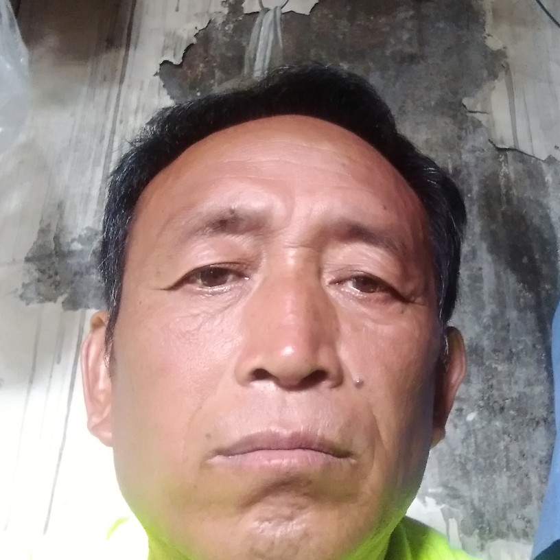 耍酷爱恋唇彩的照片