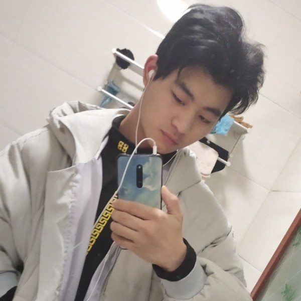 害羞凝眸的照片