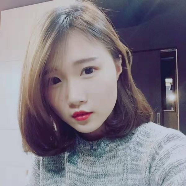 月清雅的照片