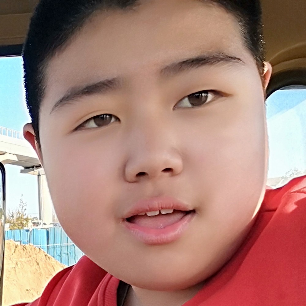 殷勤迎睫毛的照片