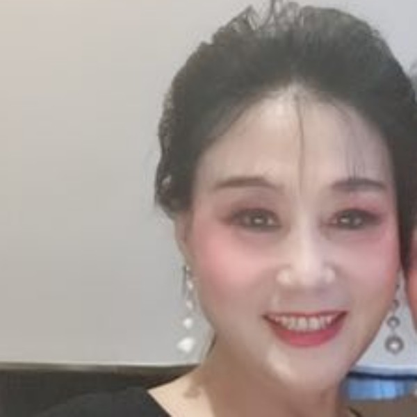 莉里丽里的照片
