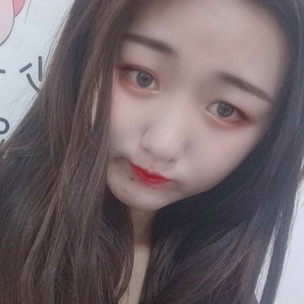星星手握野花的照片