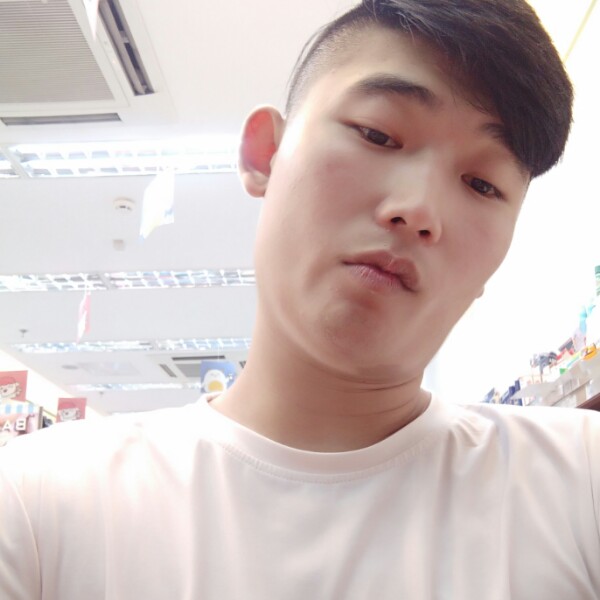 炙热水杯的照片
