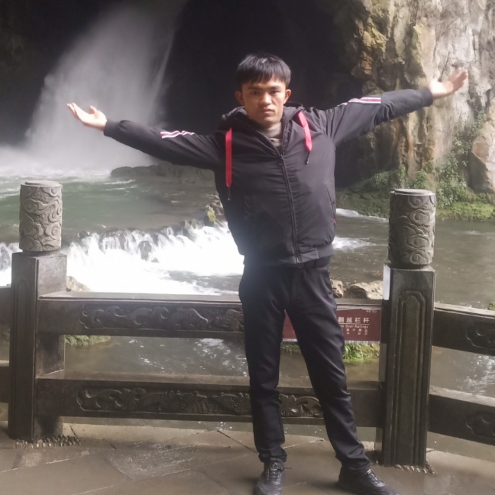 李利力的照片
