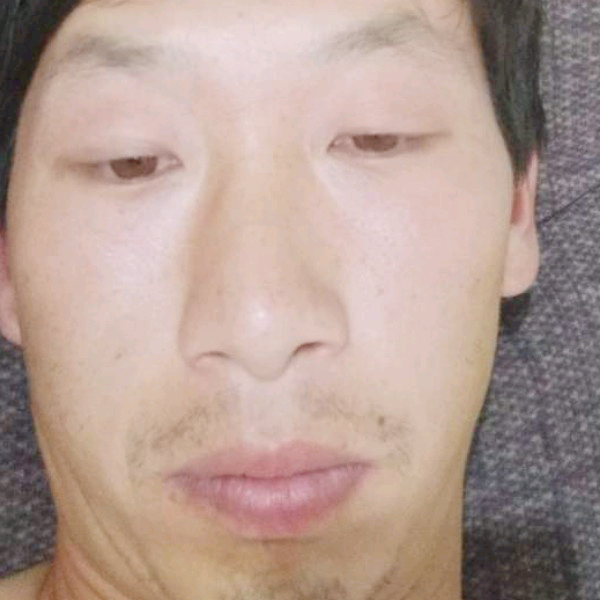 锦瑟的爱笑的照片