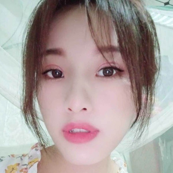 耍酷苦恋向日葵的照片