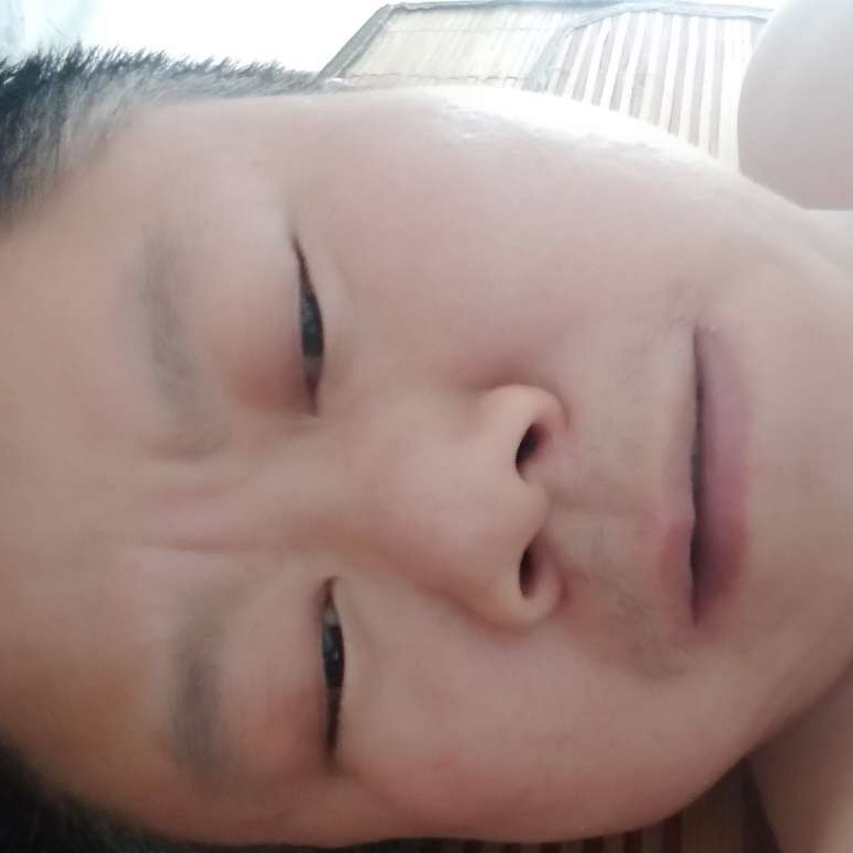 钻石苦恋高大的照片