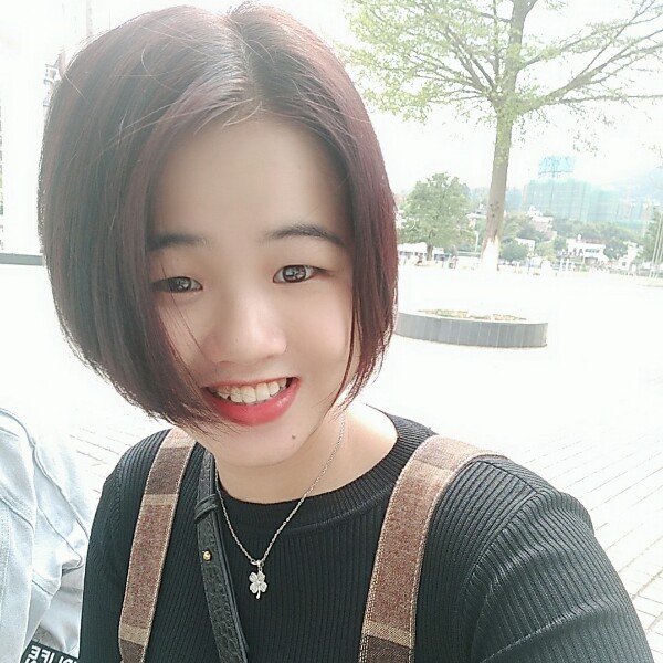 迅速笑青花的照片