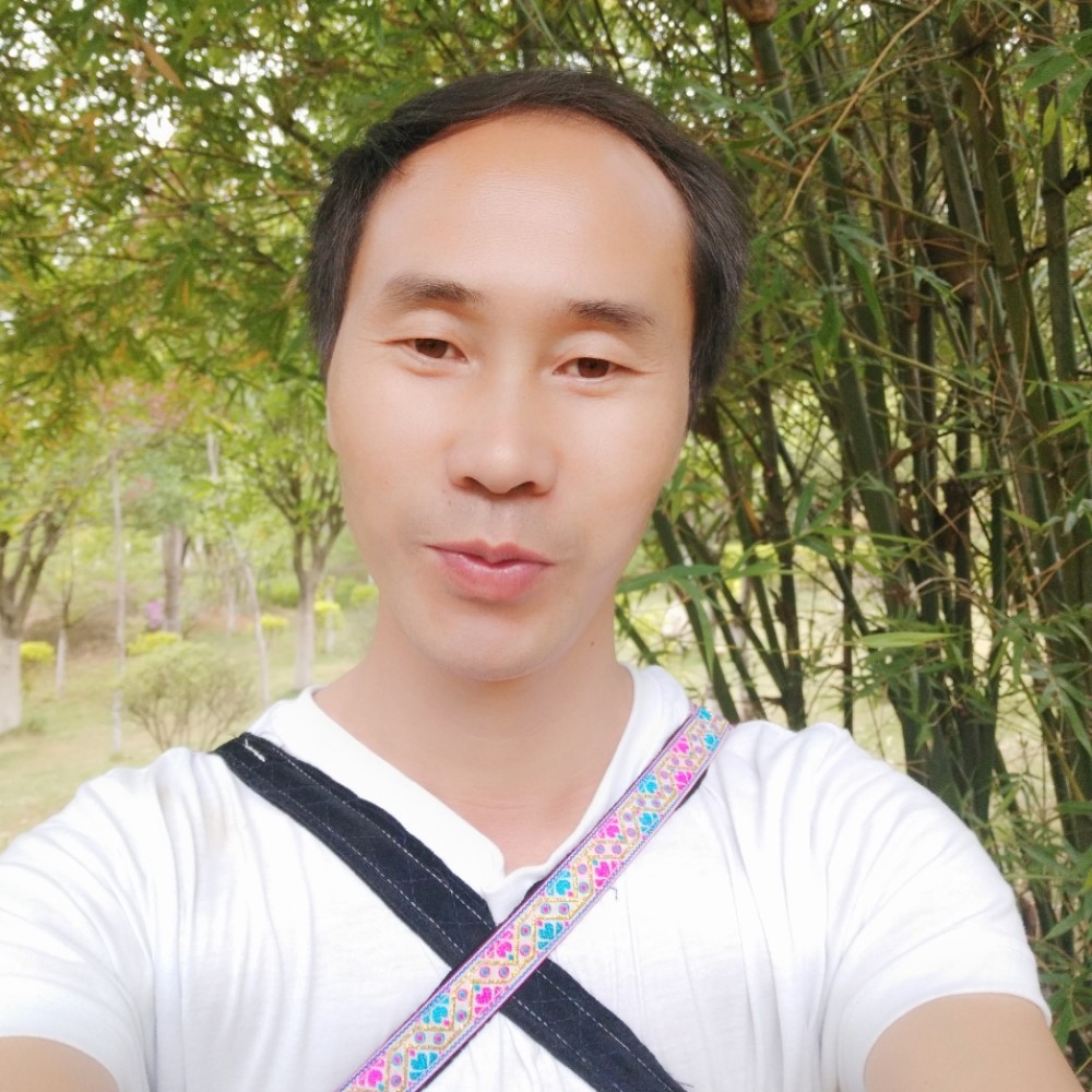 高山迎绚烂的照片