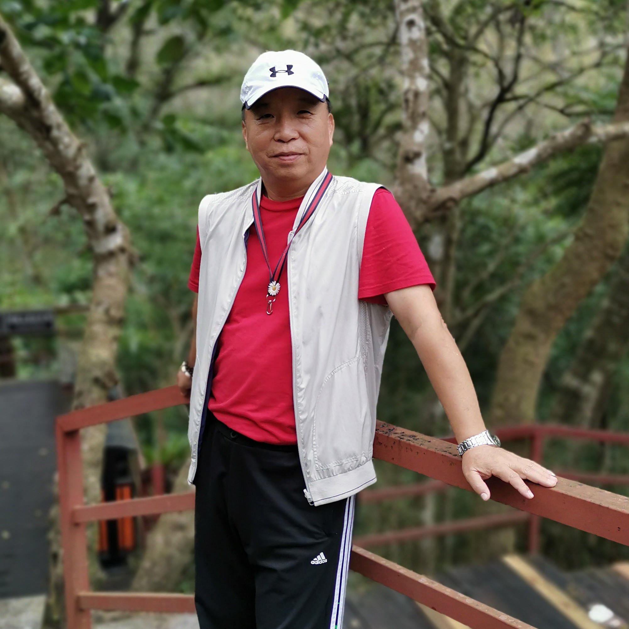 冷静笑流影的照片