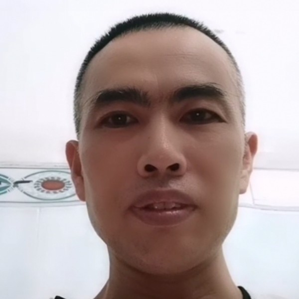 小土豆拿欢喜的照片