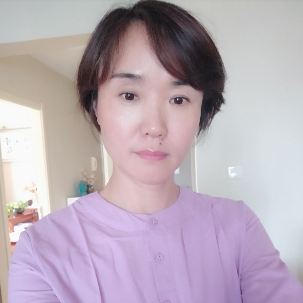 超短裙秀丽的照片