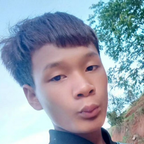 云南小哥哥17岁的照片