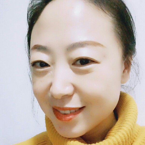 守望幸福的小女人的照片