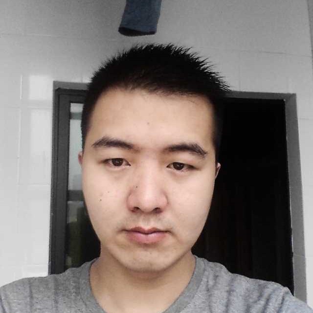暧昧用滑板的照片