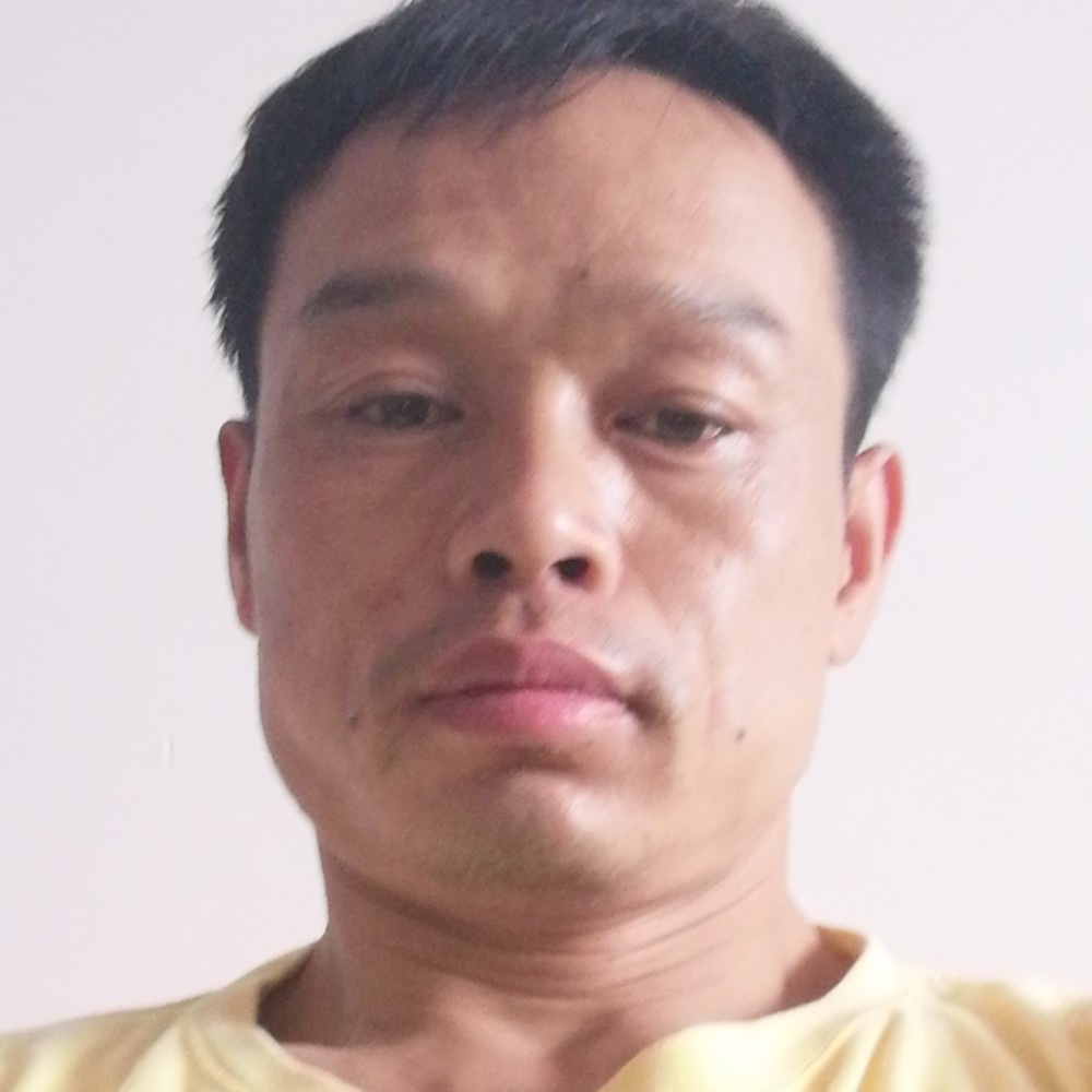 俊逸回首流沙的照片