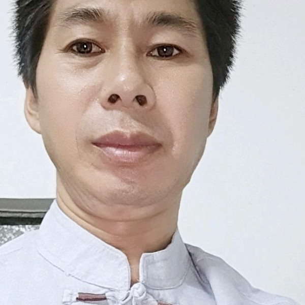 欣喜拾忆路人的照片
