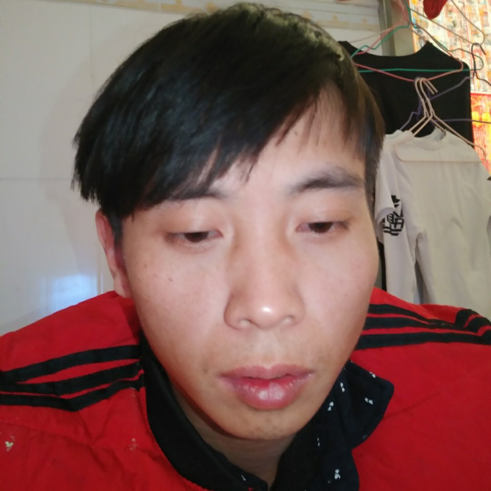 俭朴挽手青衫的照片