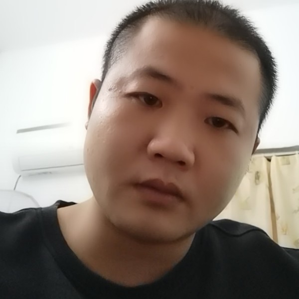 欠你的深拥金鱼的照片