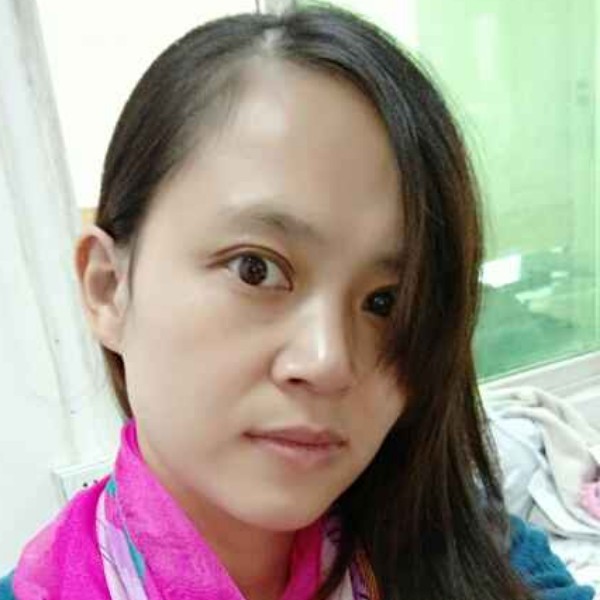 温暖回首草莓的照片