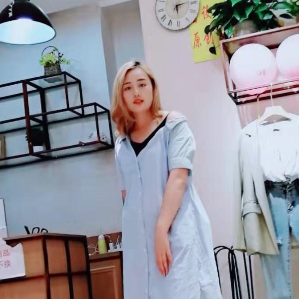 范洛琳的照片