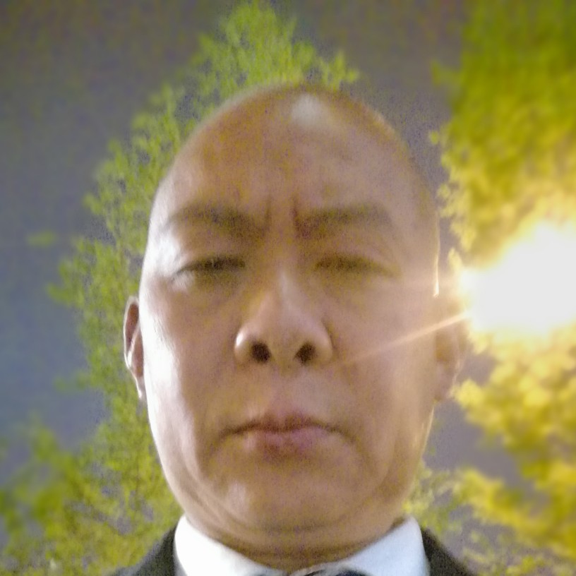 镜子还眯眯眼的照片