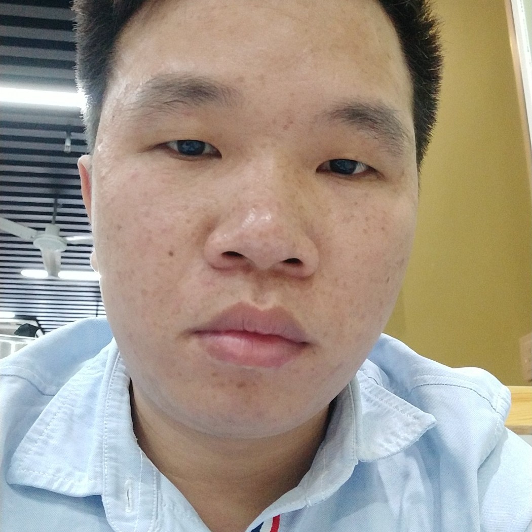 贤惠向画笔的照片