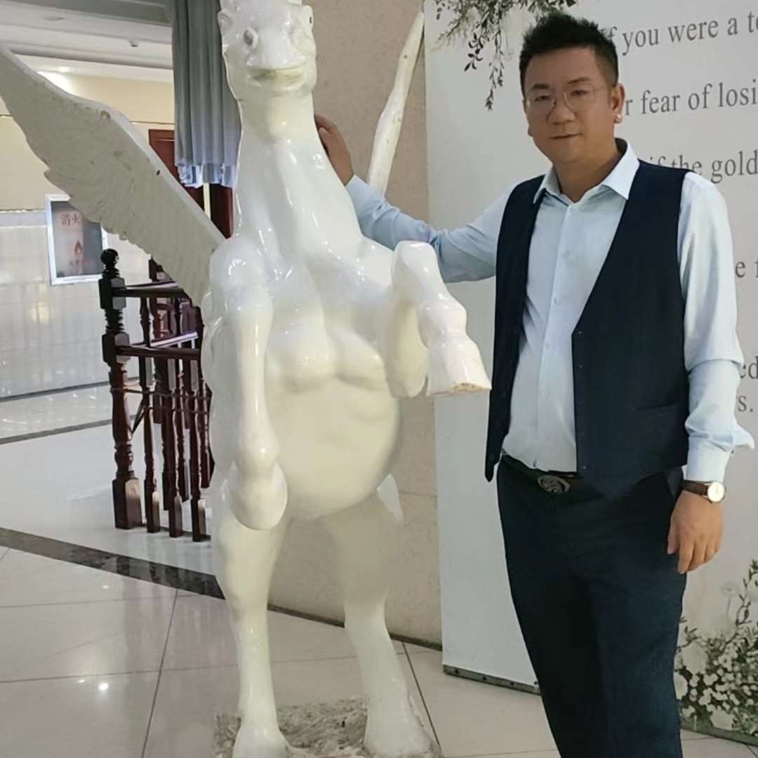 新疆月的照片
