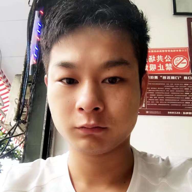 工地搬砖纺的照片