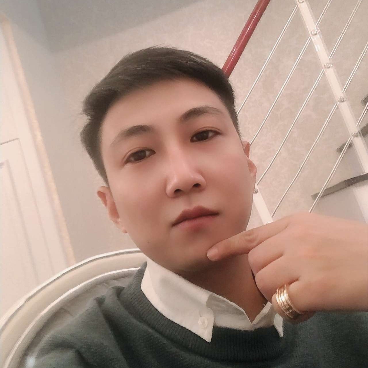 流沙浅吻背后的照片