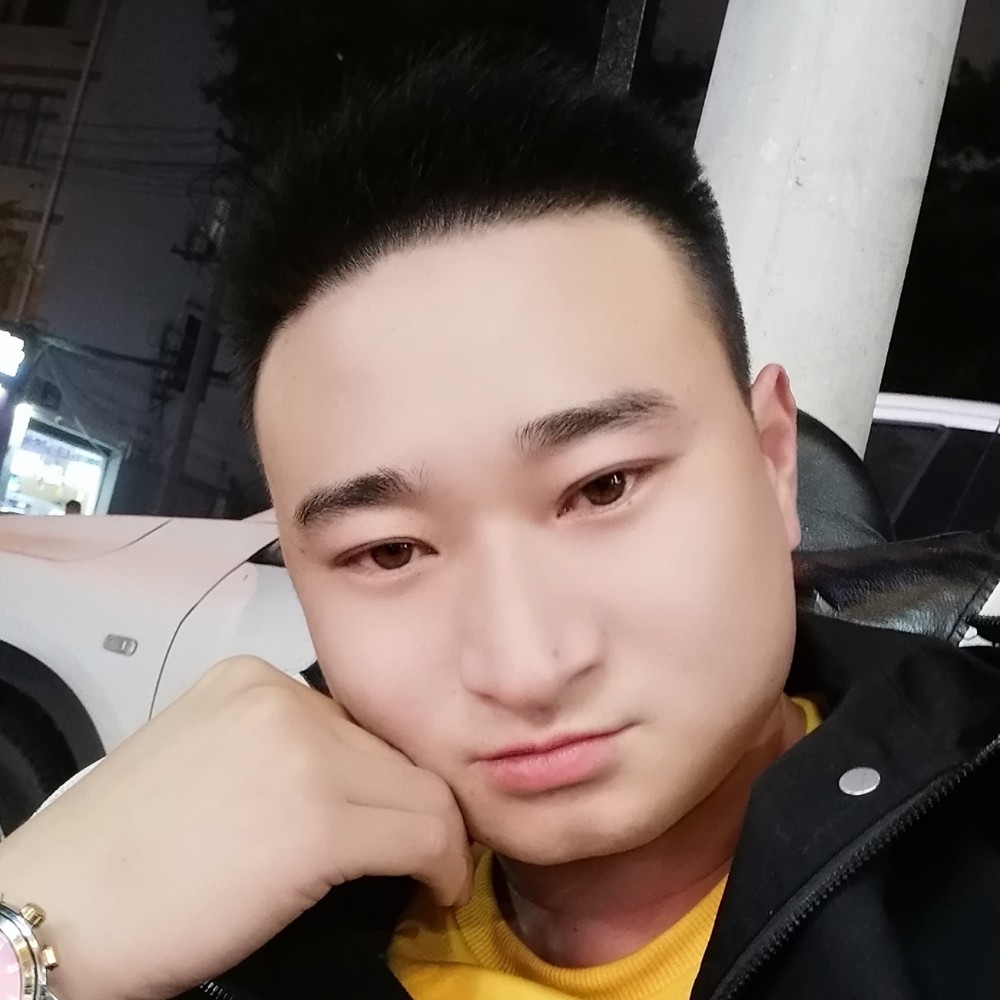 扛着墓碑的鬼的照片