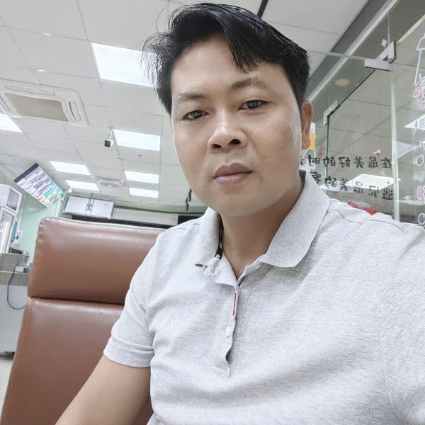 我们的用红牛的照片