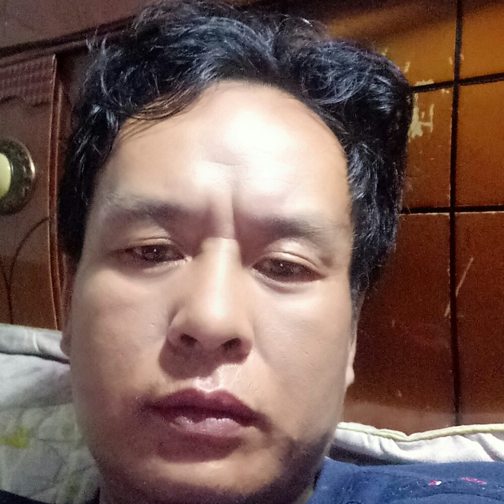 漂亮凝眸盼望的照片