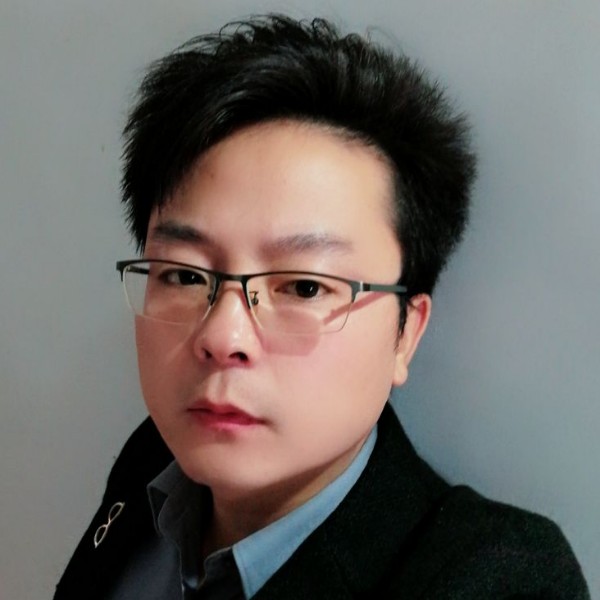 伶俐闻蓝天的照片