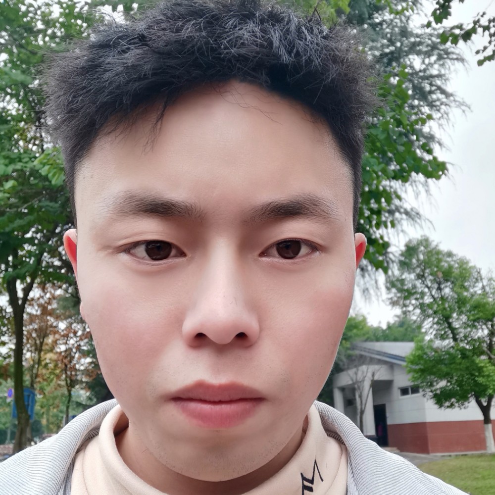 微笑等待迷离的照片