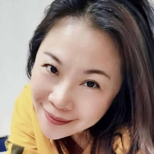 正直深拥冷月的照片